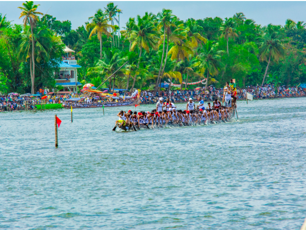 1370 മീറ്റര് നീളമുള്ള ട്രാക്ക്