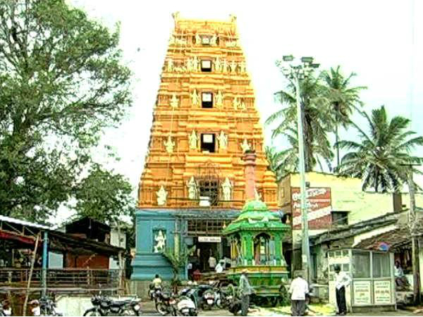 രാവണന് വീണ വായിക്കുമ്പോള്