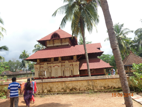 അഹിന്ദുക്കള്ക്കൊരു വാതില്