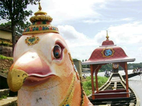 തിരുവോണത്തോണി