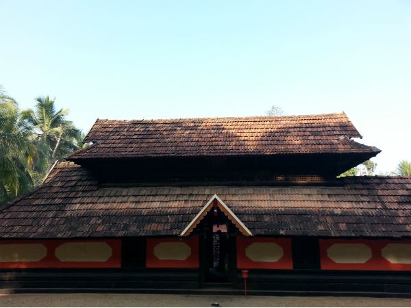 കള്ളിയങ്കാട്ട് നീലിയെ കടമറ്റത്ത് കത്തനാര് കുടിയിരുത്തിയ ക്ഷേത്രം