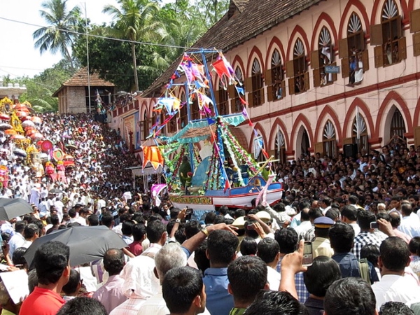 മൂന്നു നോയമ്പും കപ്പല് പ്രദക്ഷിണവും
