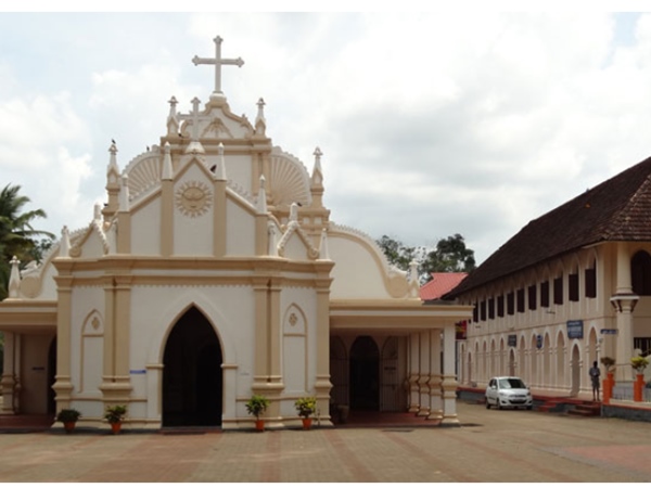 സെന്റ് മേരീസ് ചര്ച്ച് കുടമാളൂര്