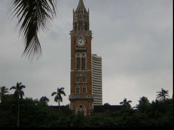നഗരത്തിന്റെ തലയെടുപ്പ്