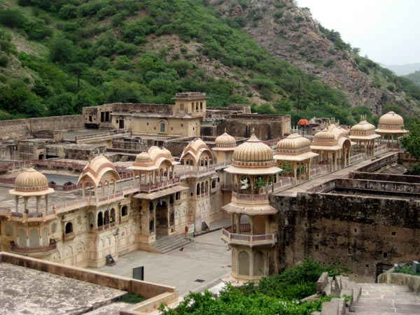 Guide to Galtaji temple at Jaipur Guide to Galtaji temple at Jaipur