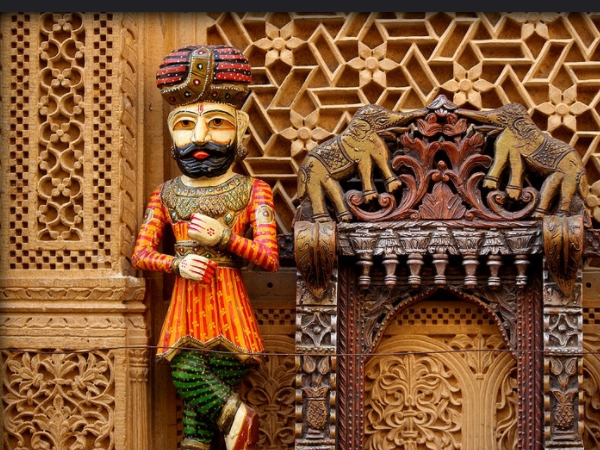 നാടോടി കലാകാരന്മാരെ കാണാം