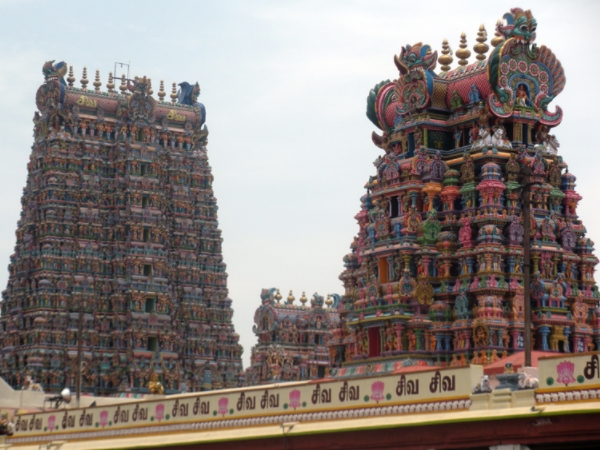 ക്ഷേത്രഗോപുരവും പ്രശസ്തം