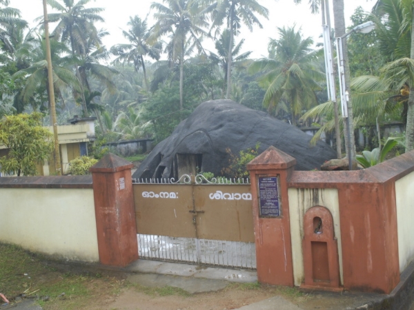 ദേവതകള് സ്ഥാപിച്ച ക്ഷേത്രം