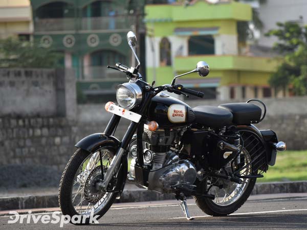 അഷ്ടമി നാളില് തനിയെ