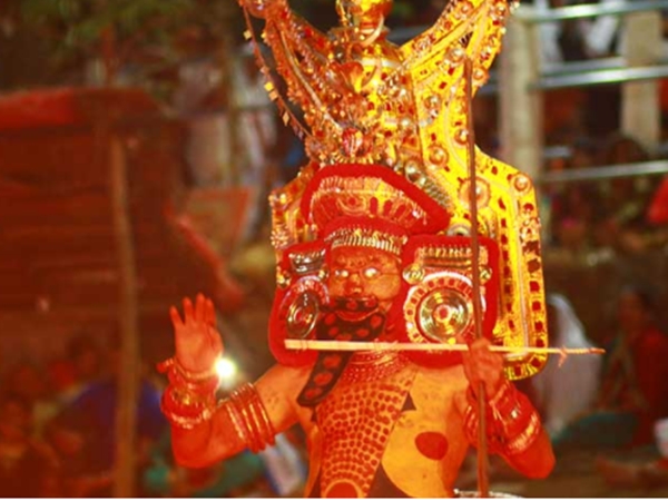 മലയിറക്കല് പുരളിമലയില് നിന്ന്
