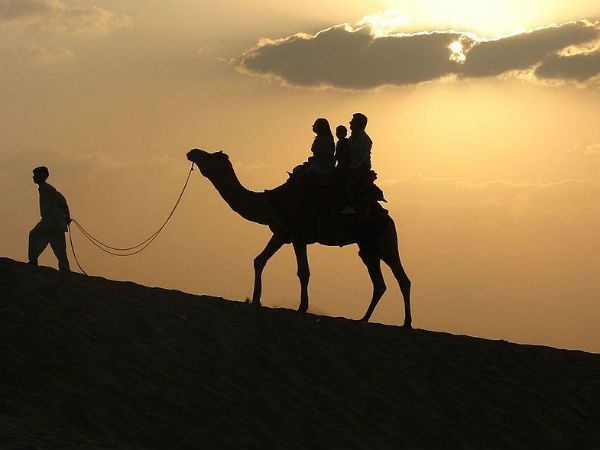 സന്ദര്ശിക്കാന് പറ്റിയ സമയംhttps://commons.wikimedia.org/wiki/File:Sam_Dunes_Camels_in_Rajasthan.JPG