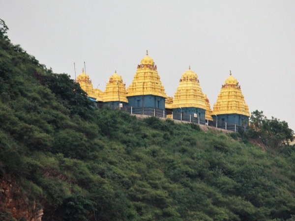 വിജയവാഡയും കനകദുര്ഗാംബ ക്ഷേത്രവും