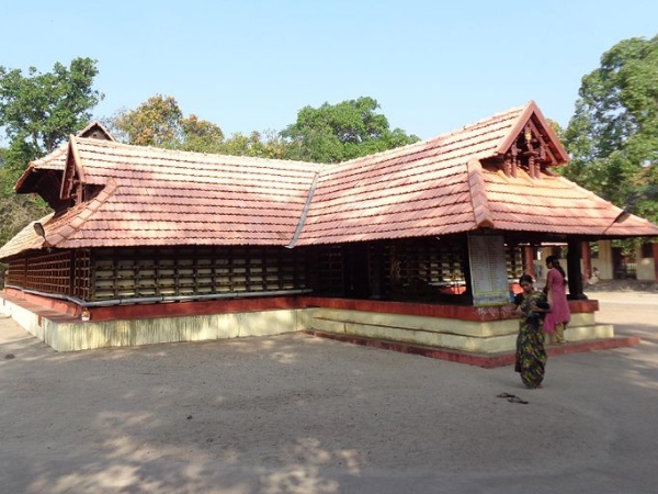 മുതുകുളം പാണ്ഡവര്കാവ് ദേവീക്ഷേത്രം