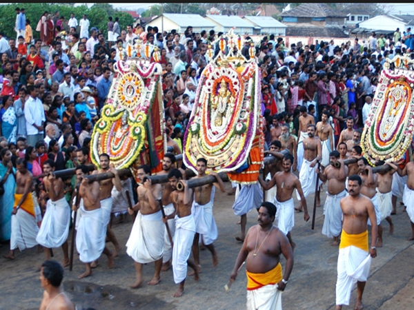 പത്ത് ദിവസം വീതമുള്ള മൂന്ന് ഉത്സവങ്ങള്