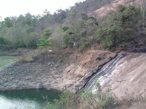 മൂന്നരകിലോമീറ്റര് നീളം