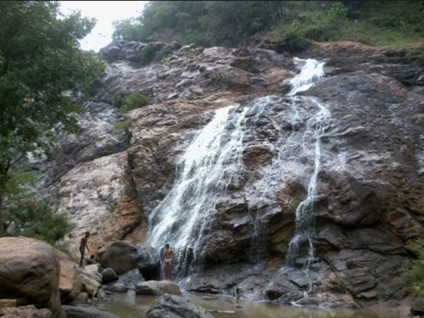 പെരിയാര് വെള്ളച്ചാട്ടം