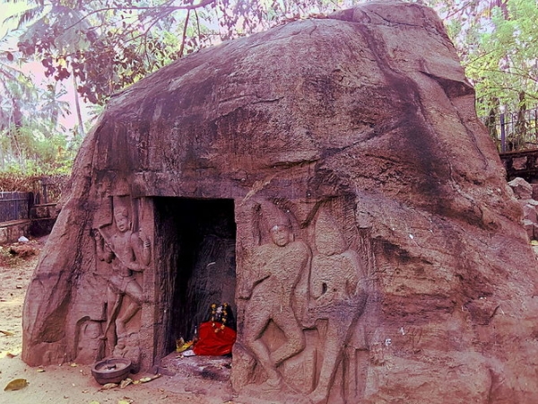 വിഴിഞ്ഞം റോക്ക് കട്ട് ഗുഹകള്