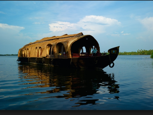 ഓഫ് സീസണില് യാത്ര ചെയ്യുക