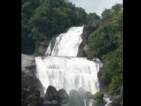 പാനതീര്ഥം വെള്ളച്ചാട്ടം