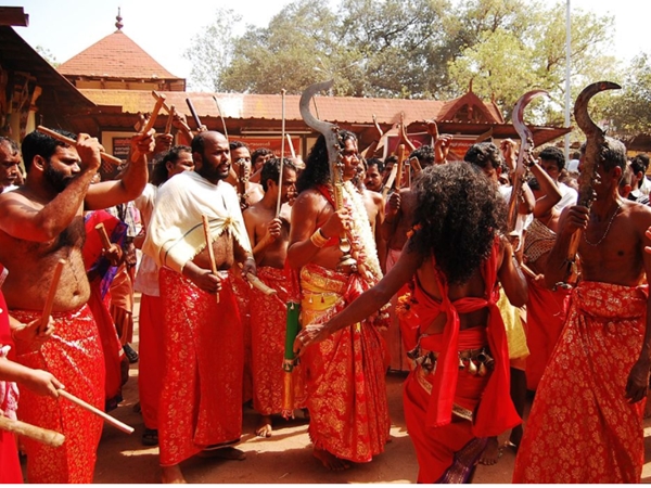 കാവുതീണ്ടല്