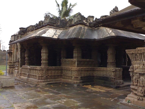 ത്രികുടേശ്വര ക്ഷേത്രം