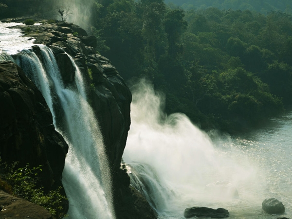 അതിരപ്പള്ളി വെള്ളച്ചാട്ടം