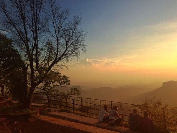 സൂര്യാസ്തമയവും സൂര്യോദയവും