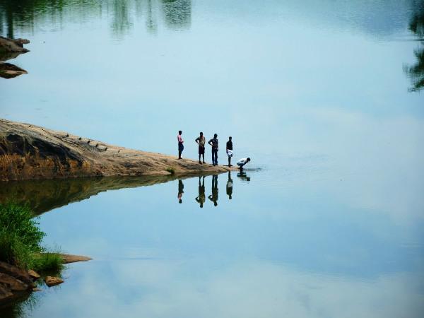 തിരക്കുകളില് നിന്നും മാറാം