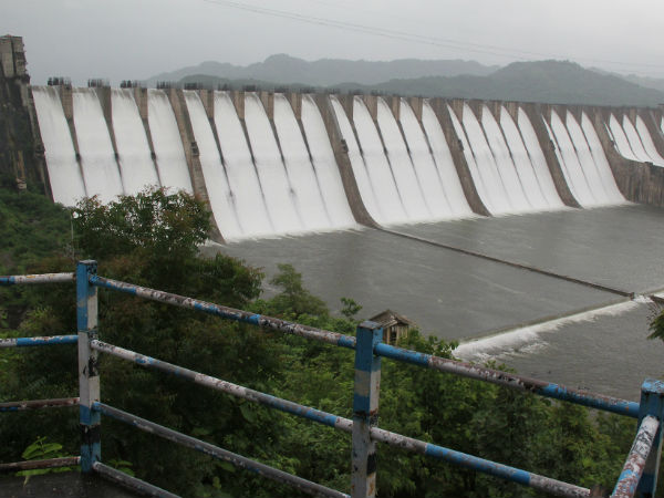 പിംപാല്ഗാവോണ് ജോഗാ ഡാം