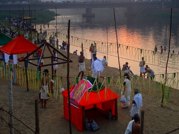 ഉത്രം നാളിലെ ആറാട്ട്