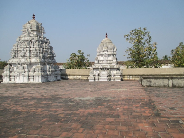 അഞ്ച് ഏക്കറിനുള്ളിലെ അത്ഭുതം