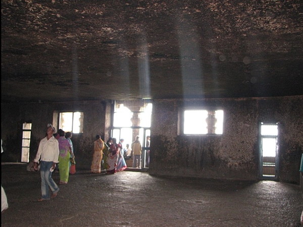 ചുവരുകള്