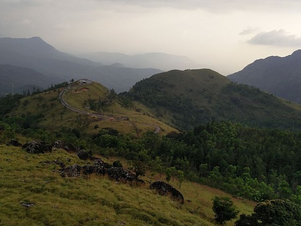 വര്ഷം മുഴുവന് മൂടല് മഞ്ഞുനിറഞ്ഞ ഇടം