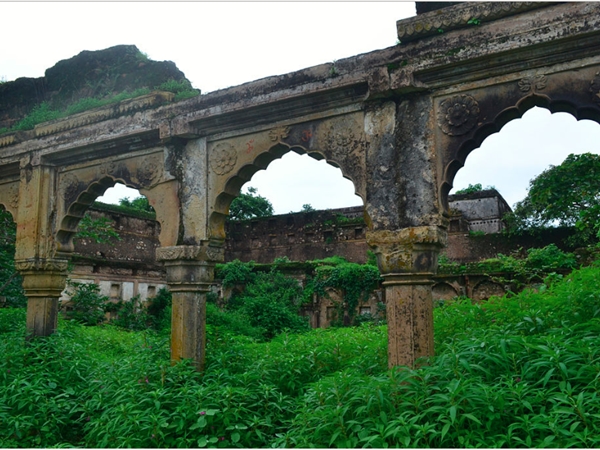 ഈ കോട്ട ഒരുപുകമറ മാത്രം