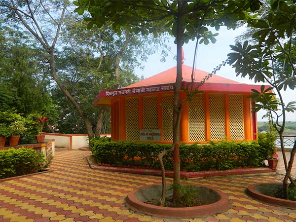 സംബാജി മഹാരാജാവിന്റെ സമാധി