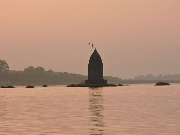 ബനേശ്വര് മഹാദേവ് ക്ഷേത്രം