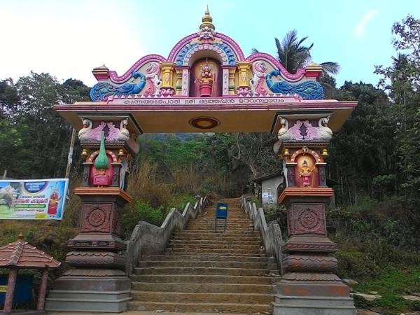 മുത്തപ്പനും കുന്നത്തൂർ പാടിയും