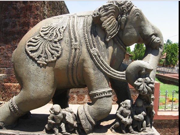 നാലു വ്യത്യസ്ത ഭരണാധികാരികള്