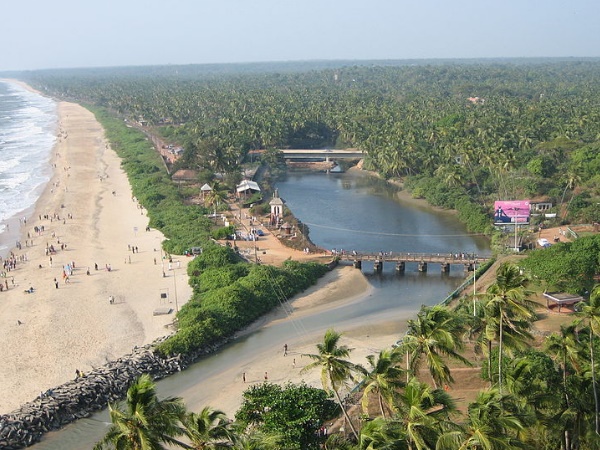 സംസ്കാരത്തെ അറിയാന് കണ്ണൂര് ബീച്ച്