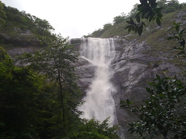 രോഗങ്ങൾ സുഖമാക്കുന്ന അത്ഭുത വെള്ളച്ചാട്ടം