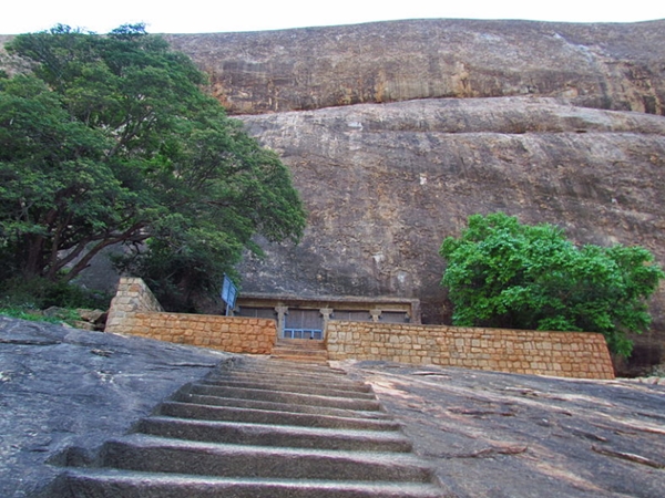 ജംബുനാഥ ഗുഹകള്