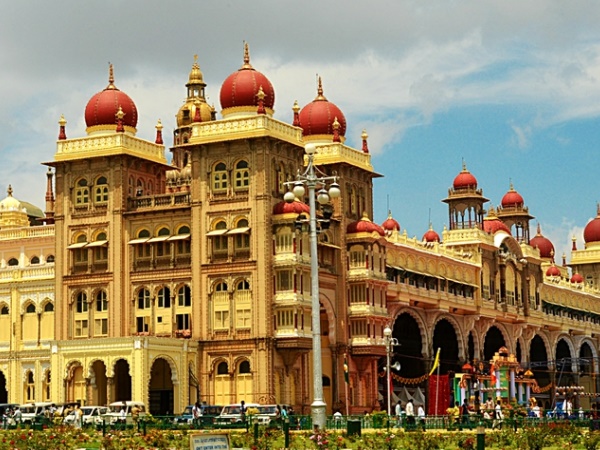സമീപത്തെ ആകർഷണങ്ങൾ