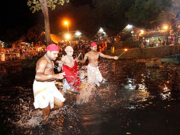 നെയ്യാട്ടം മുതൽ തൃക്കലശാട്ട് വരെ