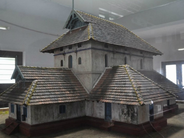 ക്ഷേത്ര വാസ്തുവിദ്യയിലുയർന്ന മുസ്ലീം ദേവാലയം