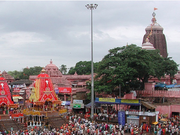 ദൈവത്തിനു മുകളിൽ ഒരു പക്ഷി പോലും പറക്കില്ല