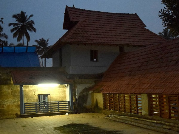 ശങ്കരാചാര്യരുടെ പ്രതിഷ്ഠ