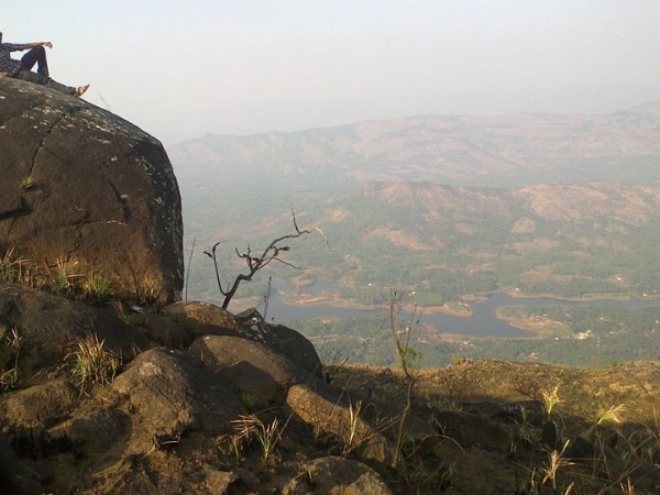 ഇലവീഴാപൂഞ്ചിറ
