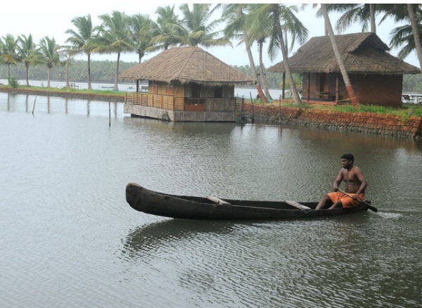 പടന്ന ബാക്ക് വാട്ടേഴ്സ്