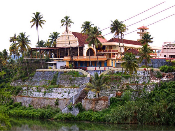 വെള്ളച്ചാട്ടം മാത്രമല്ല