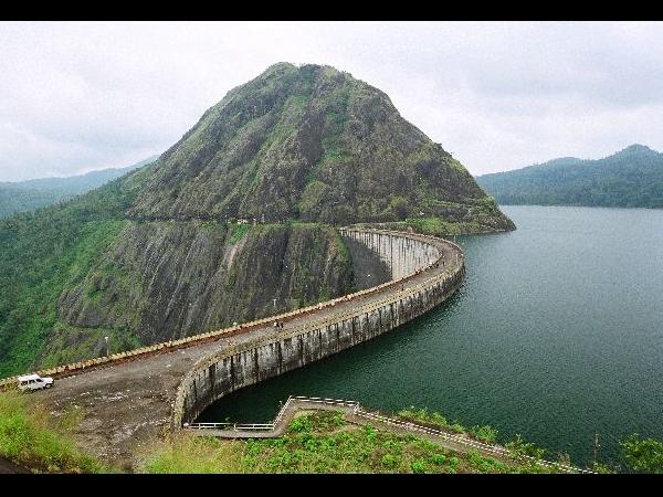 ഇടുക്കി ഡാം കാണാൻ
